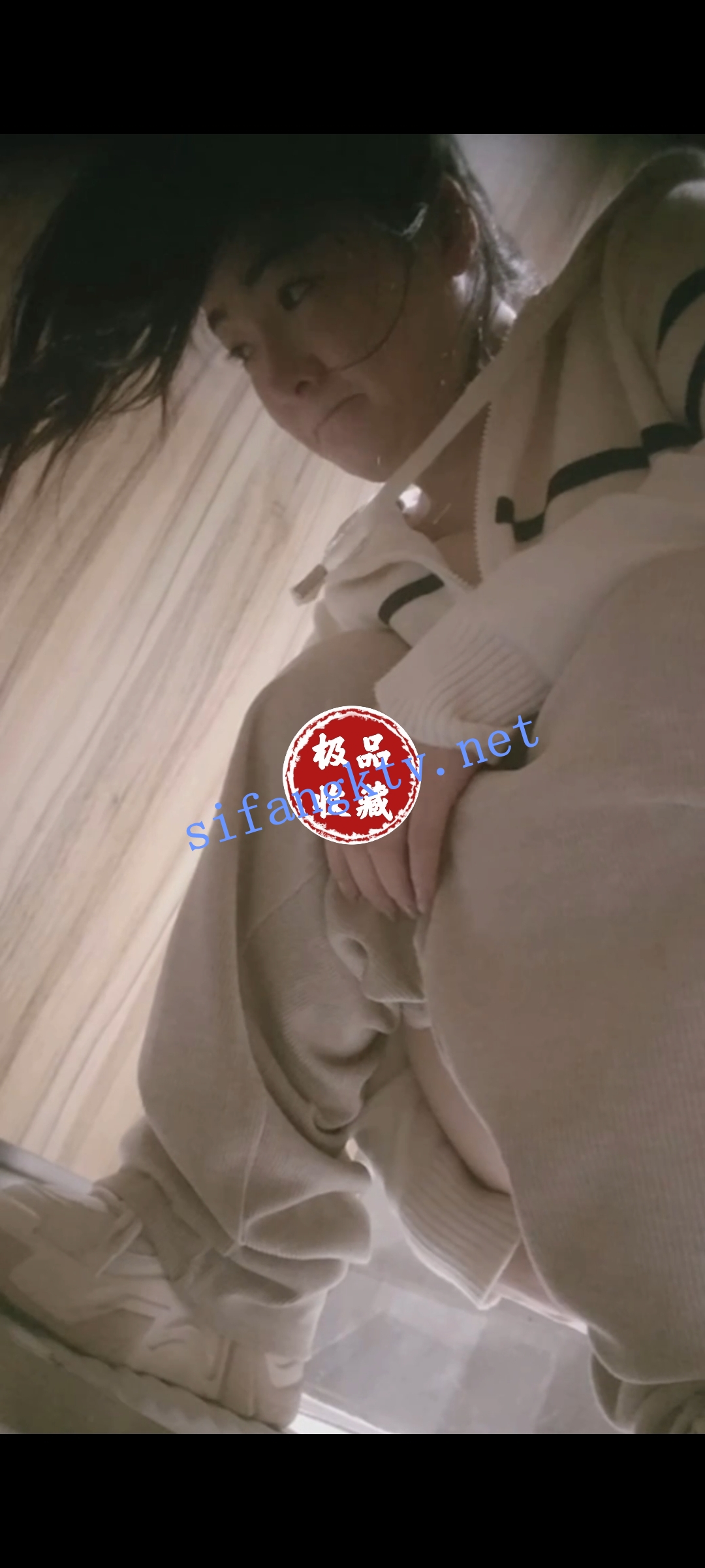 ⭐厕拍清秀优雅的大家闺秀❤️阴唇饱满⭐⭐⭐极品收藏