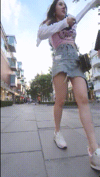 跟随偷窥跟男友逛街的高颜值漂亮小姐姐 这大长腿小骚丁小屁屁真性感 不敢靠太近怕发现被打